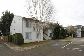 Jefferson Place Apartments in Woodland, WA - Building Photo - Building Photo