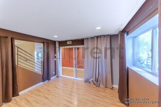 11622 Oxnard St in Los Angeles, CA - Building Photo - Building Photo