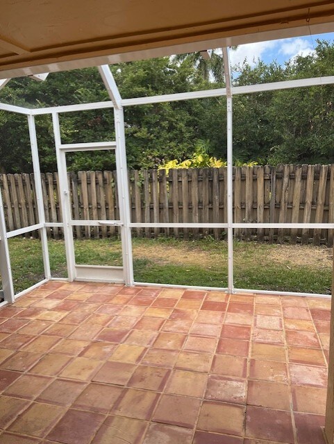 1311 Seagrape Cir in Weston, FL - Building Photo - Building Photo