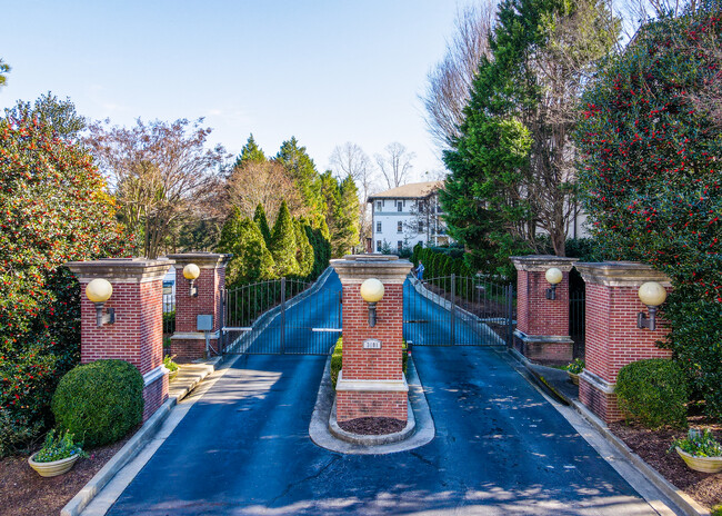 The West Paces Condominiums in Atlanta, GA - Building Photo - Building Photo