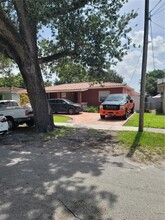 651 SW 66th Ave in Miami, FL - Building Photo - Building Photo