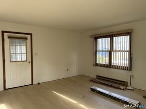 43 Valley Dr in New Milford, CT - Building Photo - Building Photo