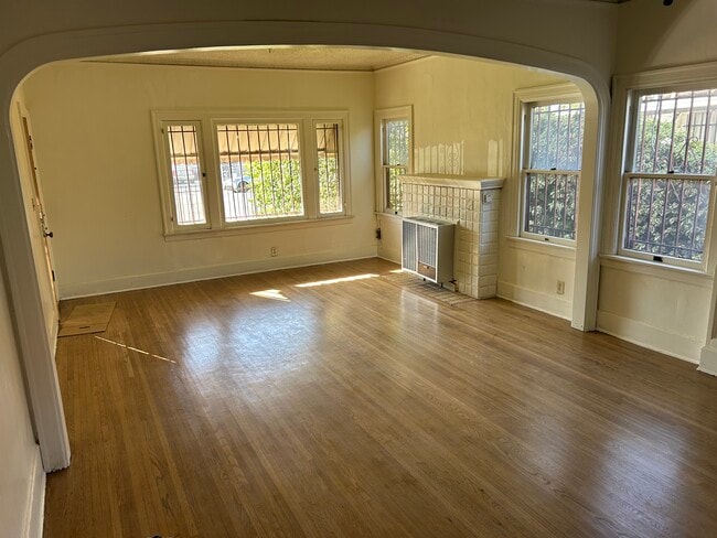 1425 W 48th St, Unit 1425