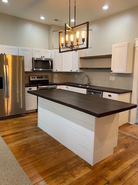 713 Main St, Unit 713.5