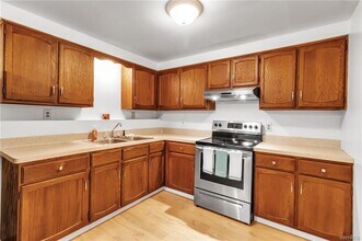 28 Mead St, Unit Lower Unit in North Tonawanda, NY - Building Photo - Building Photo