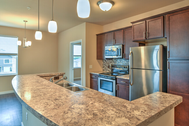 Legacy Apartments in Verona, WI - Building Photo - Building Photo