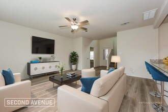 325 Condie Russell Ave in Venus, TX - Foto de edificio - Building Photo