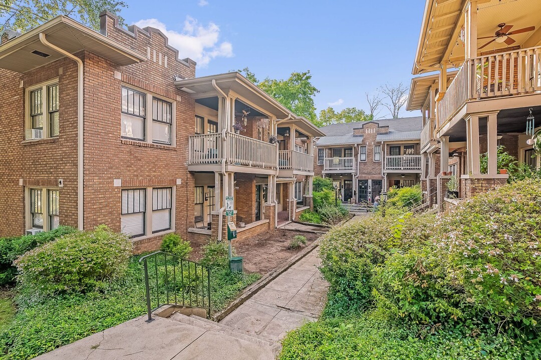 Highland Court II Apartments in Birmingham, AL - Building Photo