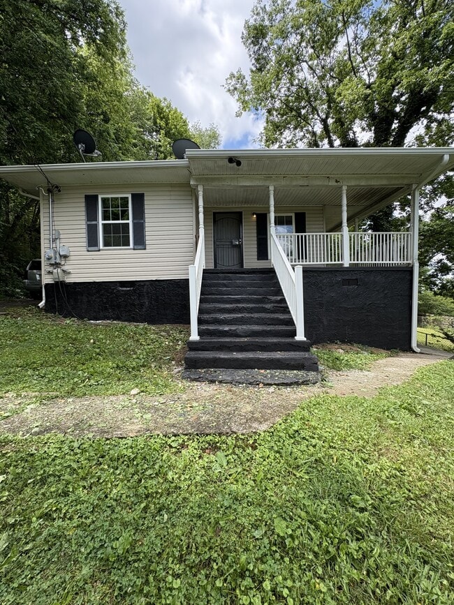 property at 2612 Ocoee St