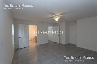 485 Bridgeport Ave NW in Palm Bay, FL - Building Photo - Building Photo