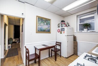 1917 W Armitage Ave in Chicago, IL - Building Photo - Building Photo