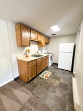 PARK MANOR -- 183 in Pittsburgh, PA - Building Photo - Building Photo