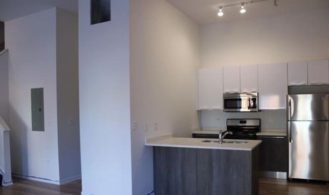 2700 N W Ave, Unit 202
