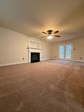 8240 Weathered Oak Ln in Mechanicsville, VA - Foto de edificio - Building Photo