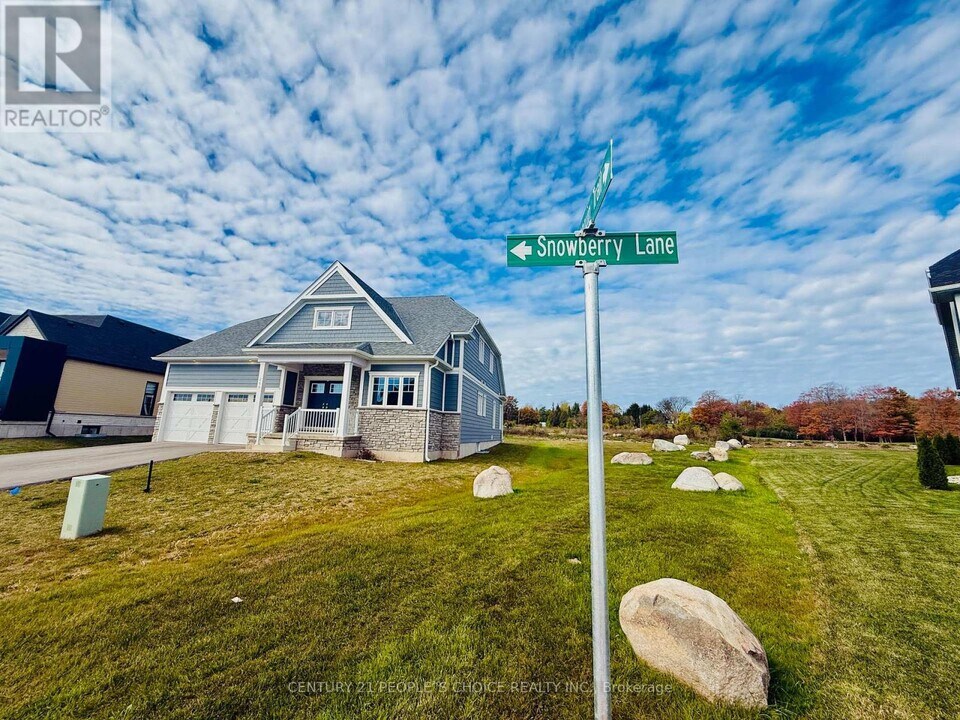 266 Snowberry Ln in Georgian Bluffs, ON - Building Photo