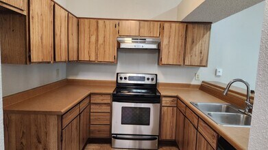 7097 Greenway Chase St in Houston, TX - Building Photo - Building Photo