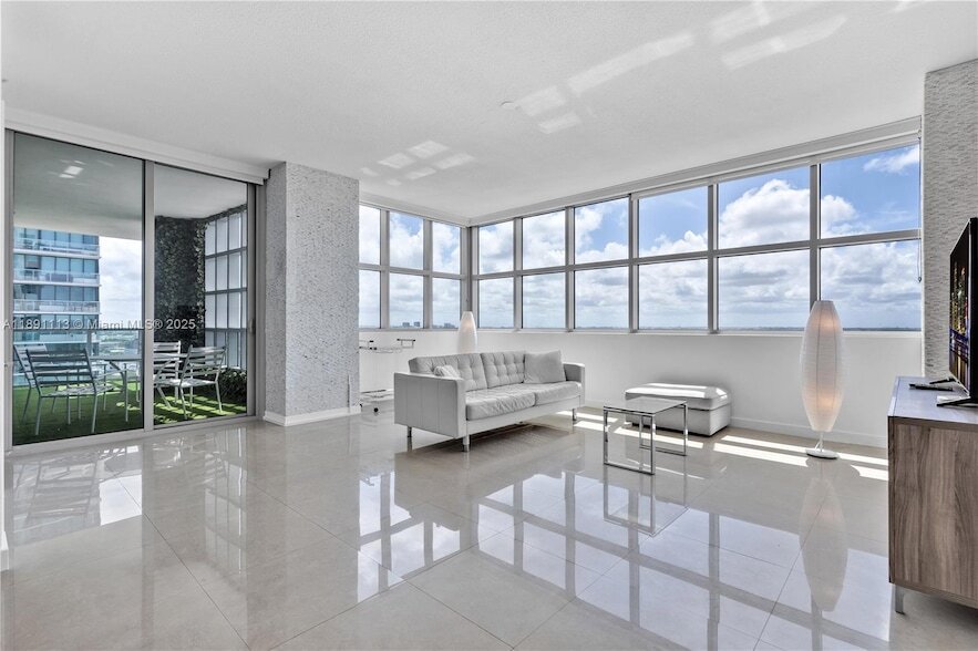 3301 NE 1st Ave, Unit H1801 in Miami, FL - Building Photo