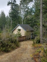 640 E Emerald Lake Dr in Grapeview, WA - Building Photo - Building Photo