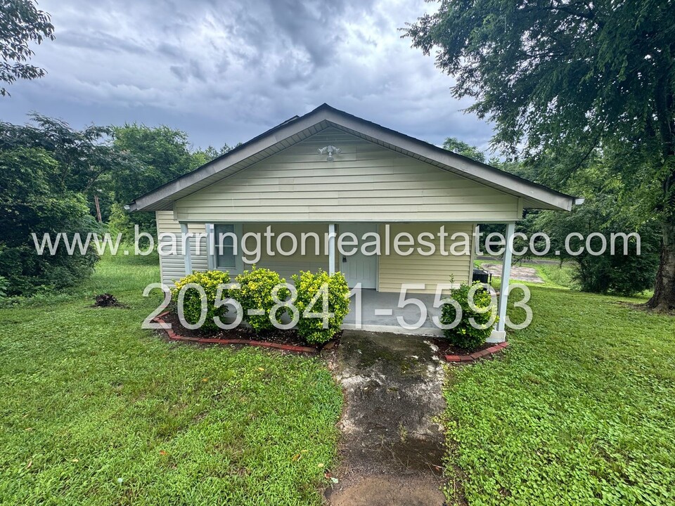 2009 E Lake Blvd in Birmingham, AL - Building Photo