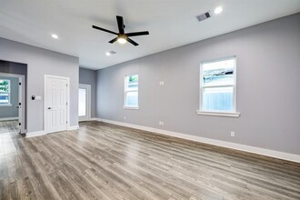 1014 Junell St-Unit -B in Houston, TX - Building Photo - Building Photo