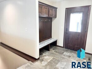 504 Cedar Dr in Harrisburg, SD - Building Photo - Building Photo
