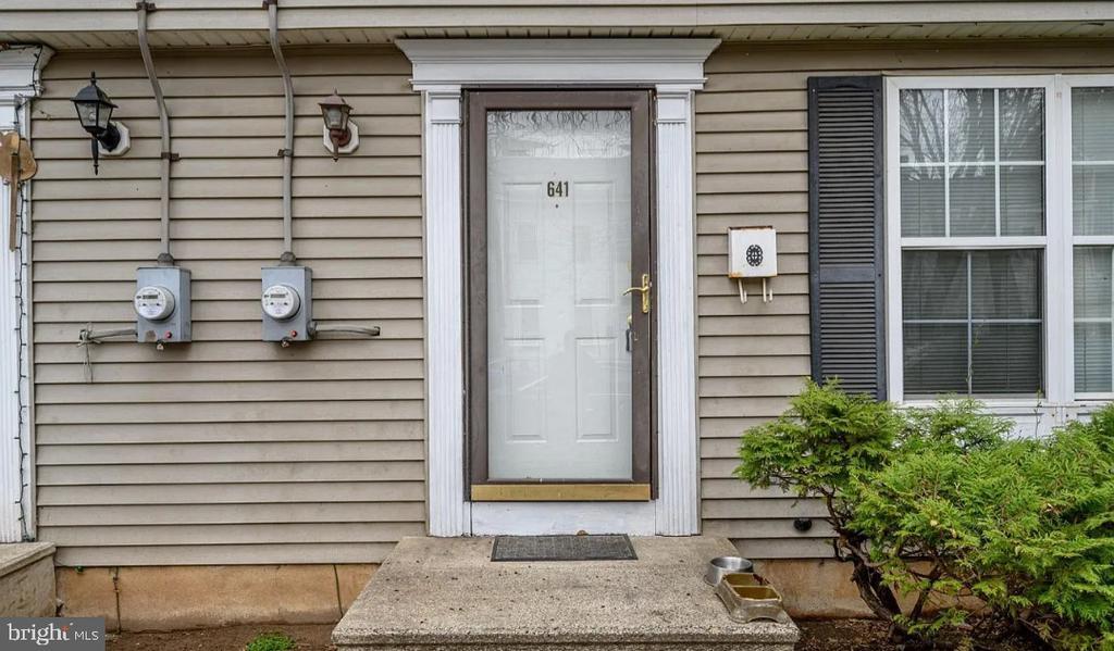 641 Lamberton St in Trenton, NJ - Building Photo