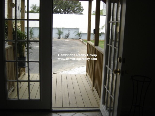 5 Clyde St, Unit 1 in Somerville, MA - Building Photo - Building Photo