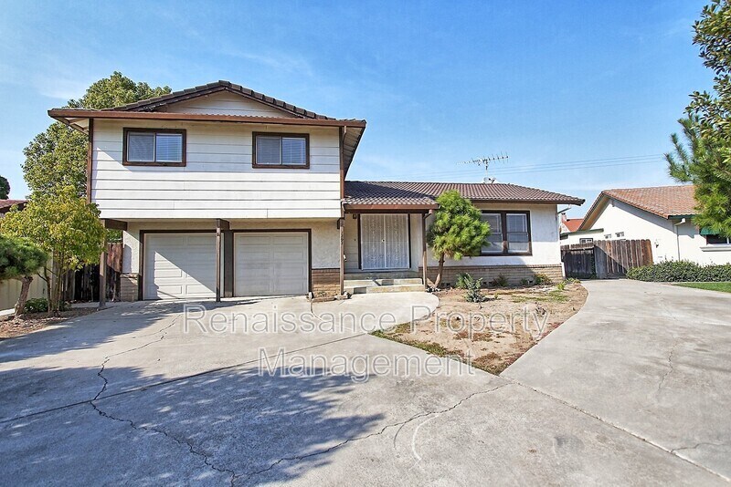 1291 Yorkshire Way in Manteca, CA - Building Photo