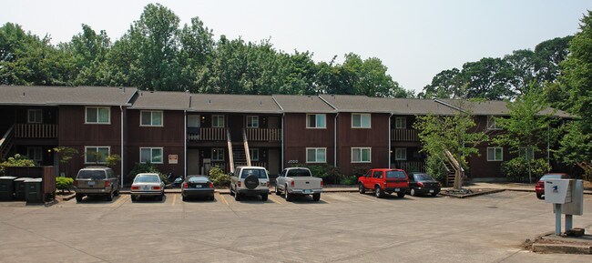 Amanda Court Apartments in Corvallis, OR - Building Photo - Building Photo