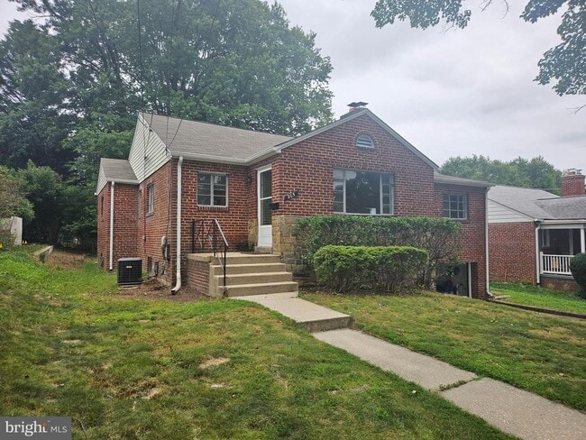 205 Brewster Ave in Silver Spring, MD - Building Photo - Building Photo