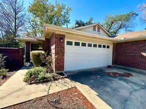 1003 Markham Ln in Austin, TX - Building Photo - Building Photo