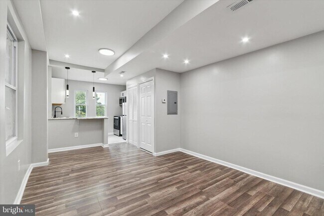 5912 Old York Rd, Unit 2ND FLR. in Philadelphia, PA - Building Photo - Building Photo