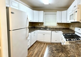 110 Countryside Pl in Smyrna, GA - Foto de edificio - Building Photo