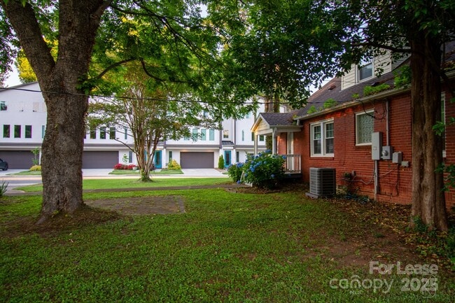 3400 Eastway Dr in Charlotte, NC - Building Photo - Building Photo