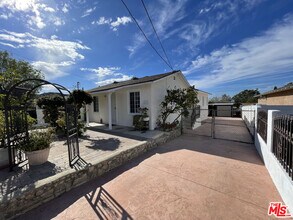 10631 Tinker Ave in Los Angeles, CA - Building Photo - Building Photo