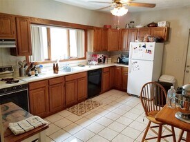 94 Raymond Ave, Unit 1 in Somerville, MA - Building Photo