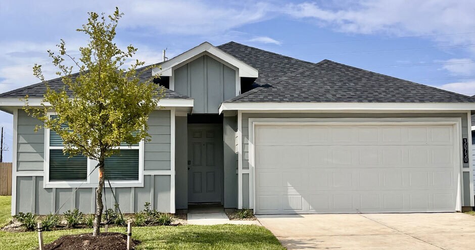 Broadway at Tamarron Rental Homes in Fulshear, TX - Building Photo