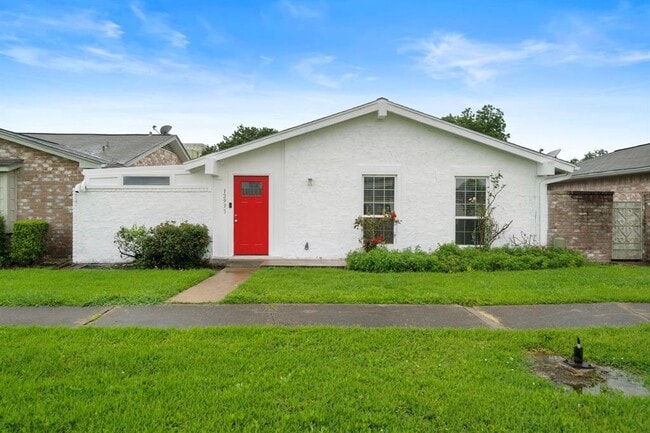 property at 12995 Clarewood Dr
