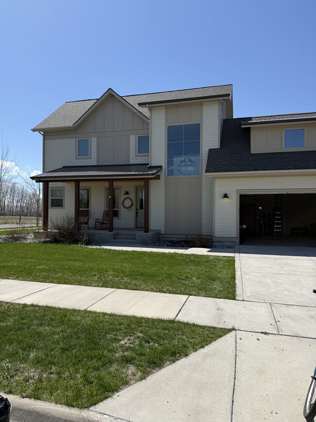 property at 1393 Advance Dr