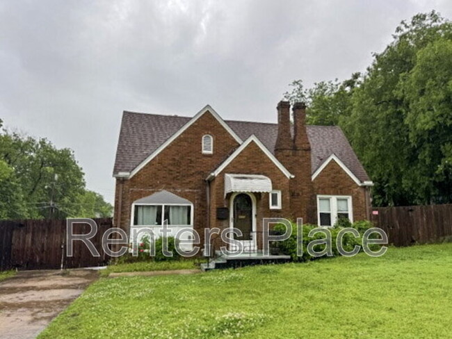 property at 2233 N Denver Blvd