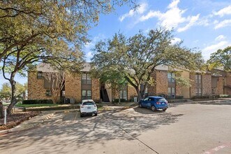 15221 Berry Trail in Dallas, TX - Building Photo - Building Photo