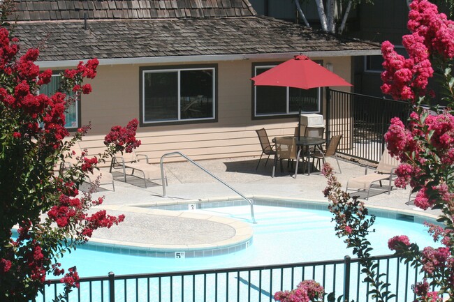 Tanglewood Apartments in San Jose, CA - Building Photo - Building Photo