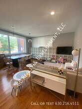 2317 W Armitage Ave in Chicago, IL - Building Photo - Building Photo