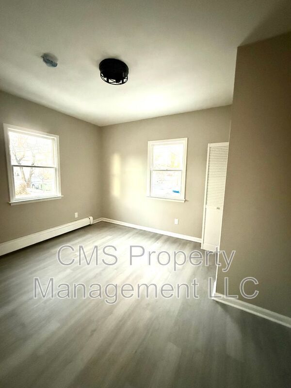 378 Grand St in Roselle, NJ - Foto de edificio - Building Photo