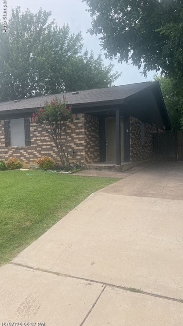 property at 206 S 4th Ave