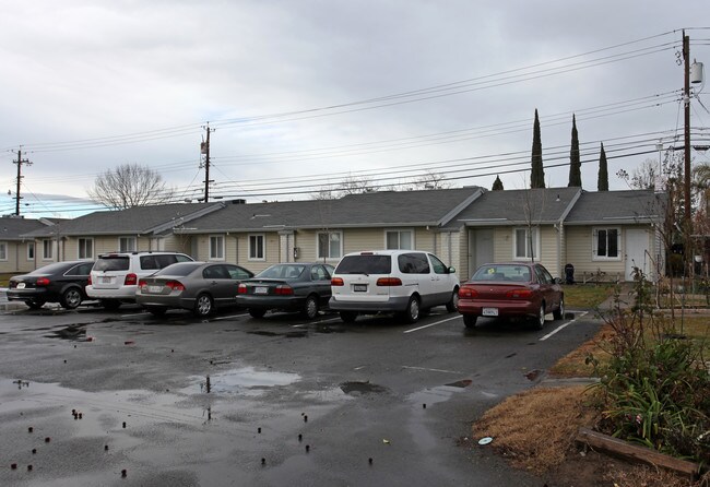 3310 Chettenham Dr in Rancho Cordova, CA - Building Photo - Building Photo