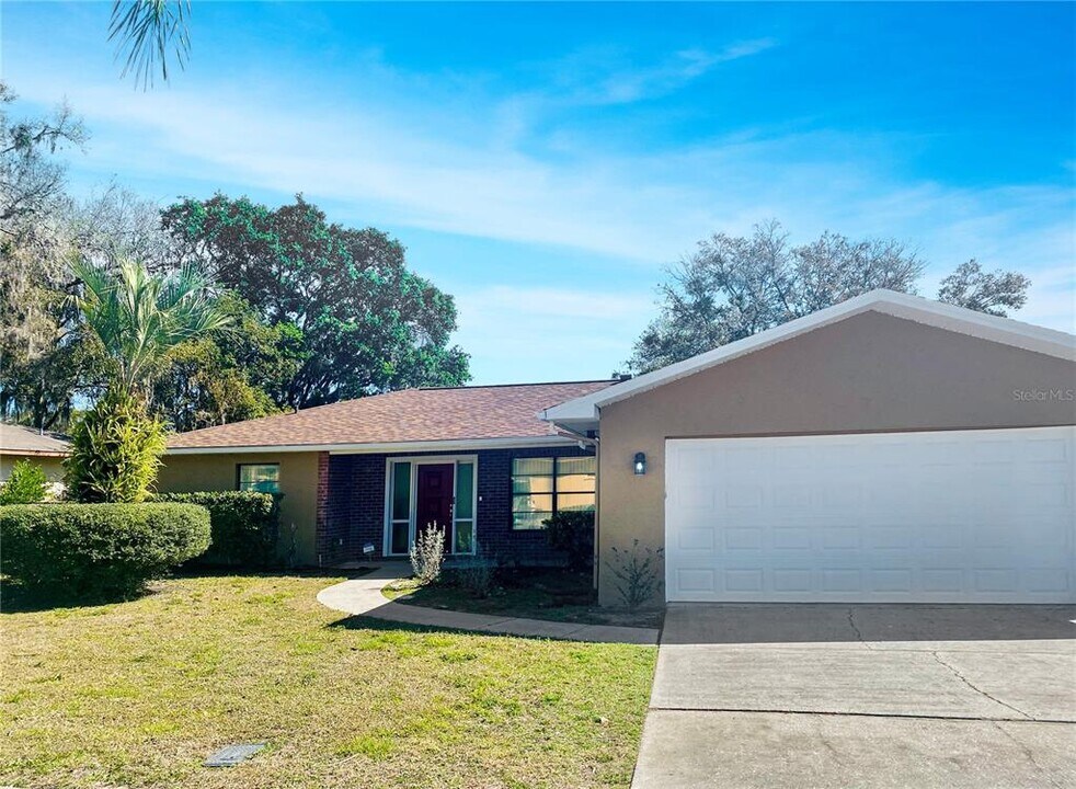 12824 Lake Tree Ln in Hudson, FL - Building Photo