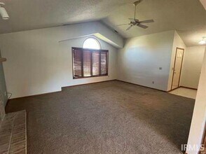 13835 Wild Horse Ct in Leo, IN - Building Photo - Building Photo
