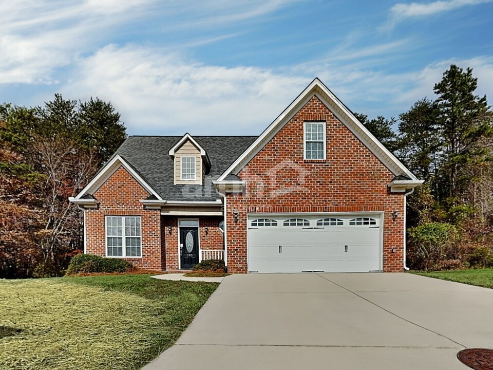 195 Cobalt Ct in Winston-Salem, NC - Foto de edificio