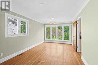 2213 Webster Ave in Ottawa, ON - Building Photo - Building Photo